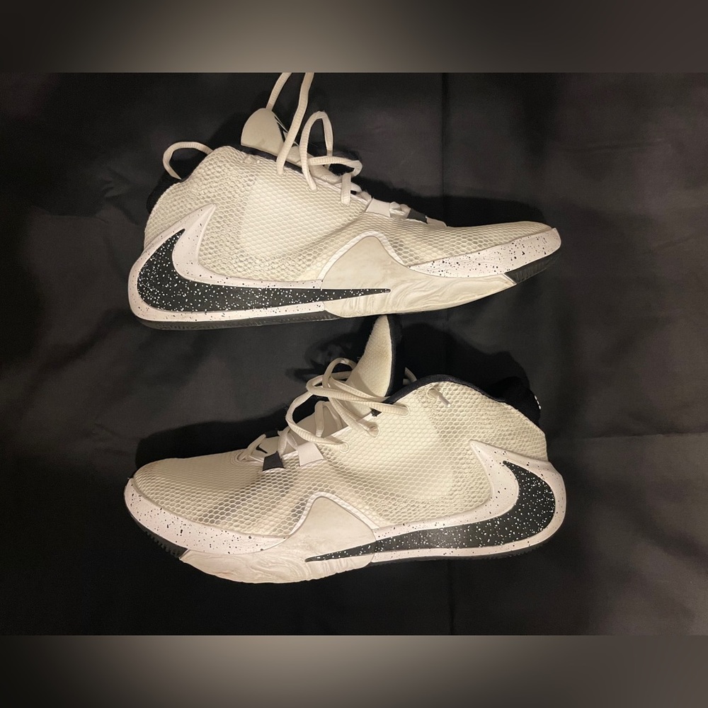 Zoom Freak 1